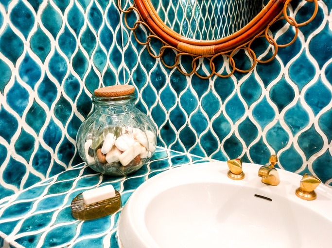 blue-tile-in-bathroom